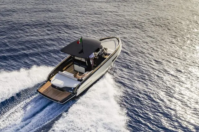 Invictus 280 GT — Mallorca Yachst Hire, Mallorca