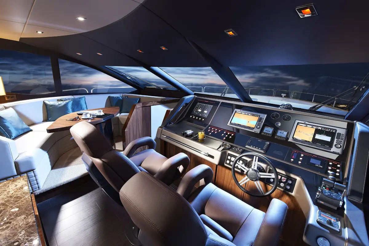 Sunseeker 28, master cabin — Mallorca Yachst Hire, Mallorca