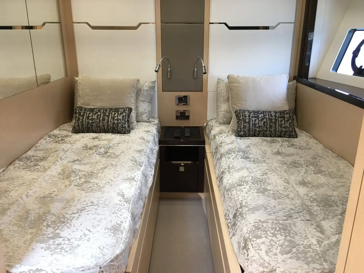 Sunseeker 68, main deck — Mallorca Yachst Hire, Mallorca