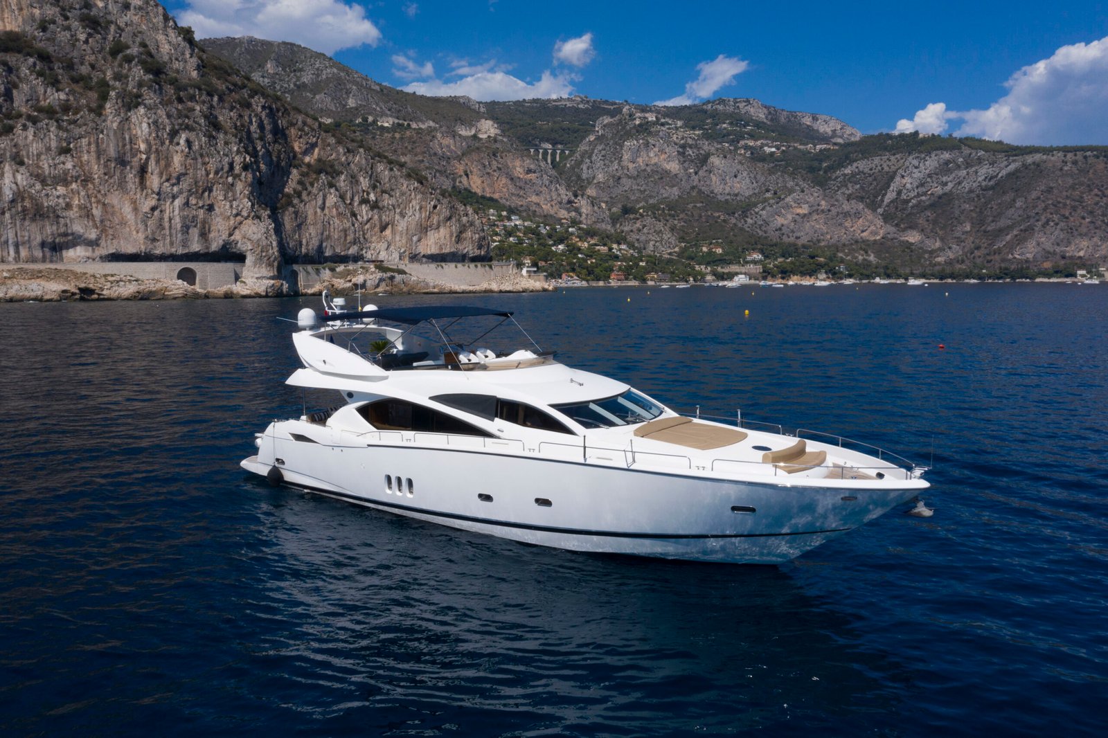 Sunseeker 82